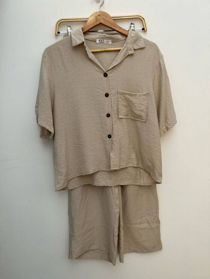 Conjunto Beige Camisa y Pantalón XXL - Imagen 2