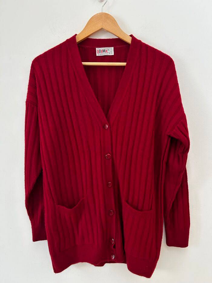 Saco de lana bordo.